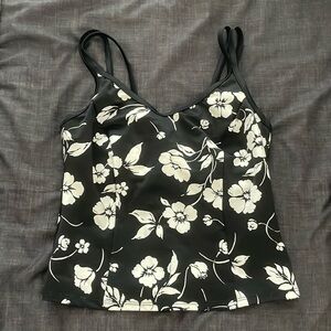 Miracle suit size 10 bikini top - like new condition